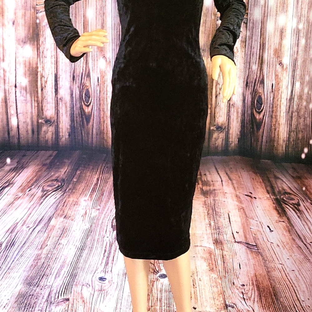 BCBGENERATION  Women's Velvet Of The Shoulder Long Sleeve Midi Dress Size S - Picture 2 of 11